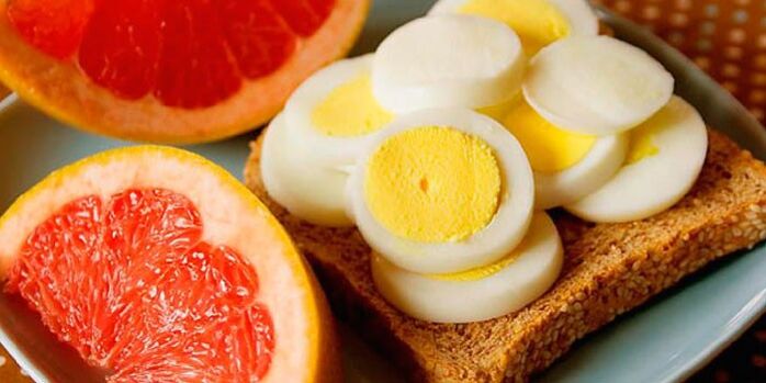 Maggi diyeti için narenciye ve haşlanmış yumurta