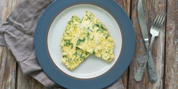 dukan diyeti için yeşillikli omlet