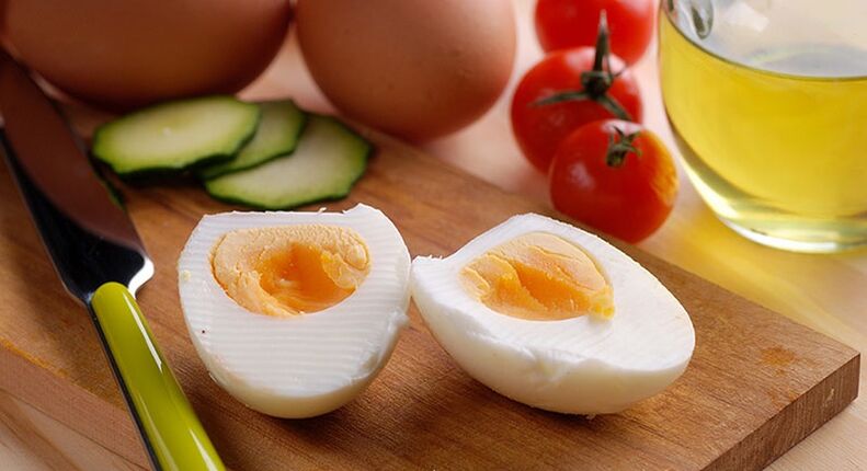 Kilo kaybı için haşlanmış yumurta ve sebzeler