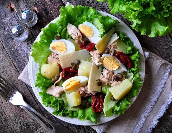 Düşük Karbonhidrat Diyet Diyet Diyetinde Konserve Ton Balığı Salatası